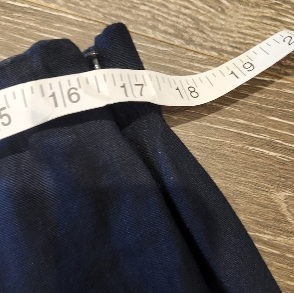 J. Jill Love Linen Navy Wide Leg Cropped Pants with button detailing Size Medium - Picture 6 of 10